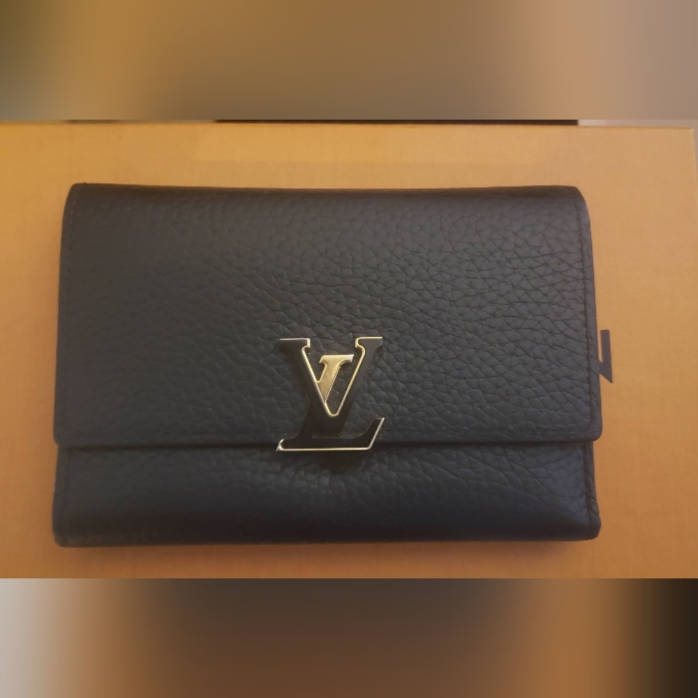 Louis Vuitton Black/ Pink Capucines compact wallet